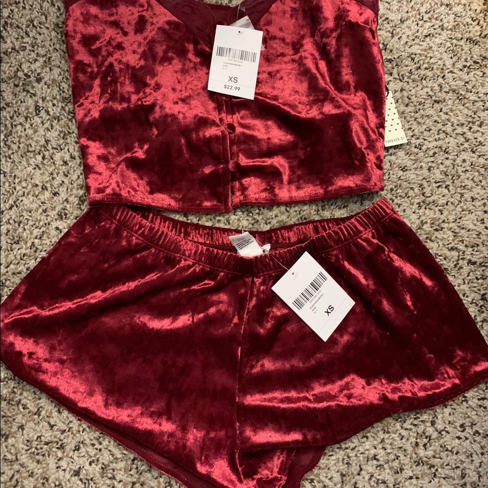 Velvet Sleepwear! ❤️(SOLD)